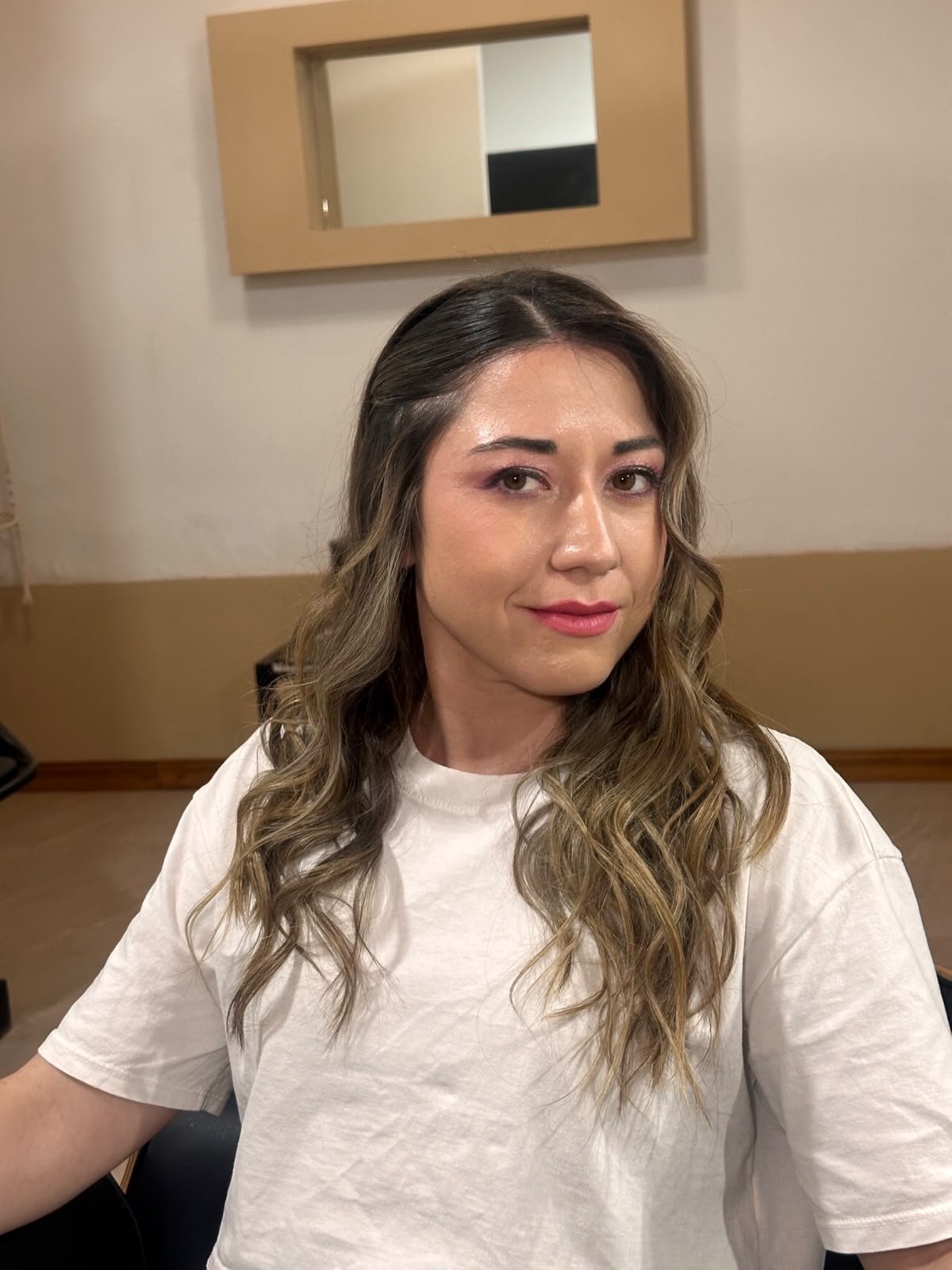 Maquillaje y peinado social
